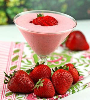 Chilled Strawberry Sour Cream Soup