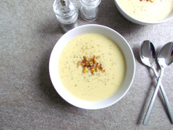 Creamy Curried Cauliflower Soup