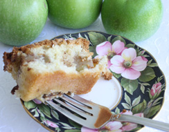 Aunt Lilian’s Apple Cake