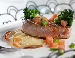 Red tuna with Broccoli and Spring Onions